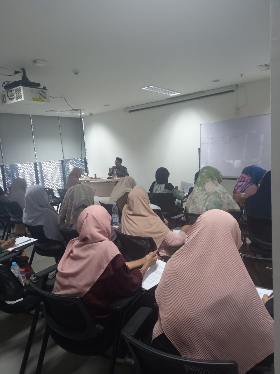 Workshop Menulis Kreatif Mitos Dan Jurnalistik Sastra